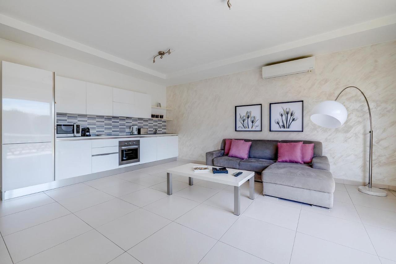 Modern Apartment Steps From Balluta Bay スリーマ エクステリア 写真