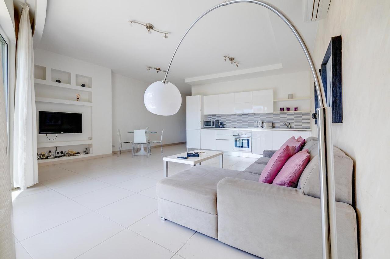 Modern Apartment Steps From Balluta Bay スリーマ エクステリア 写真